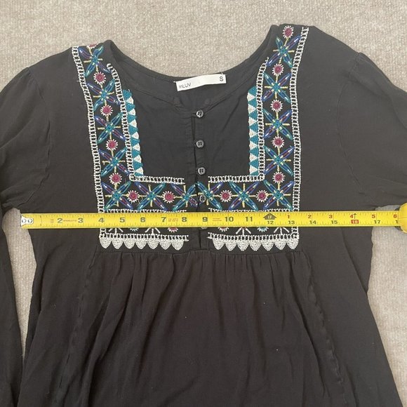 inLUV Shirt Womens Small Black Embroidered Boho Flowy Top Colorful Buttons FLAW - Picture 8 of 10